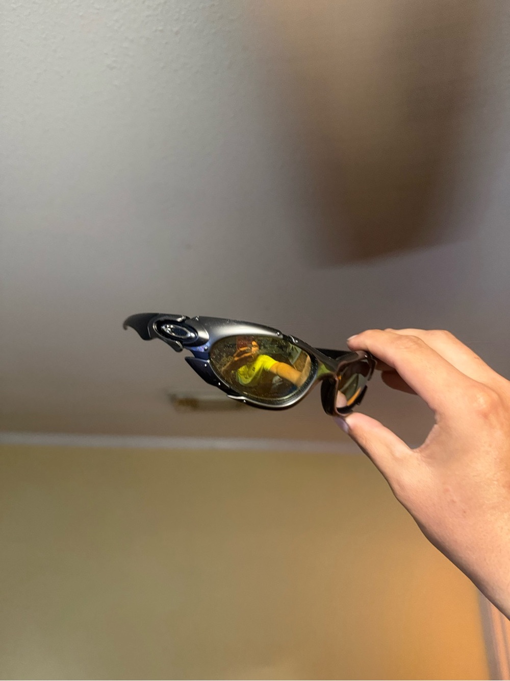 Men's Black Sunglasses with Yellow Mirrored Lenses oaks